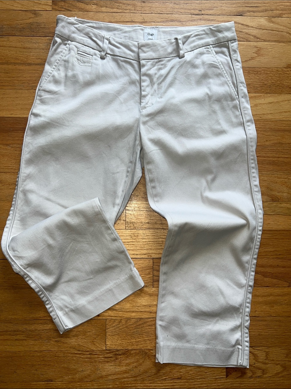 GAP Outlet Light Khaki Capris